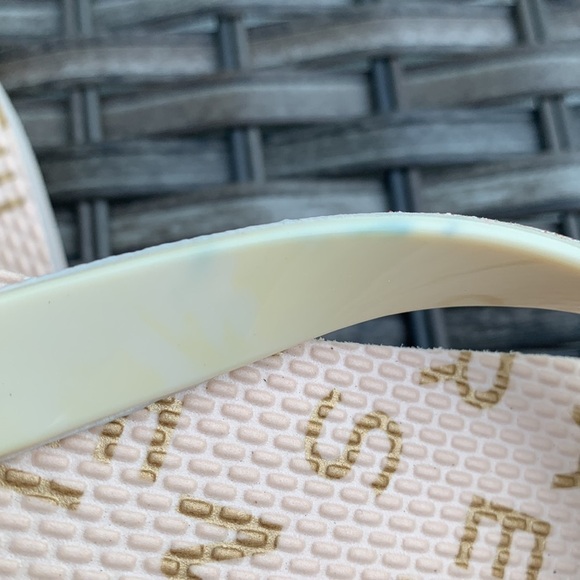 Michael MICHAEL KORS Girls Flavia Flip Flops - Vanilla/Rose Gold - Picture 11 of 11